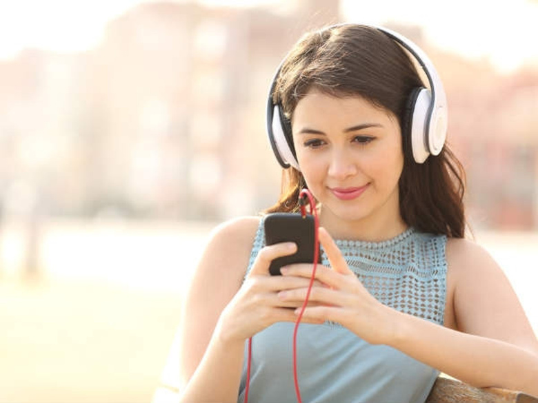 Müzik dinleyerek nasıl para kazanılır? - 5 Kolay yöntem - Resim : 1