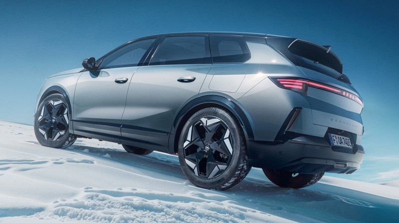 Opel elektrikli otomobilde çıtayı arşa çıkardı, Opel Grandland Electric AWD bomba gibi geliyor - Resim: 1