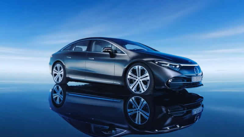 Kapıları el hareketi ile kapanan otomobil: Mercedes EQS - Resim : 1