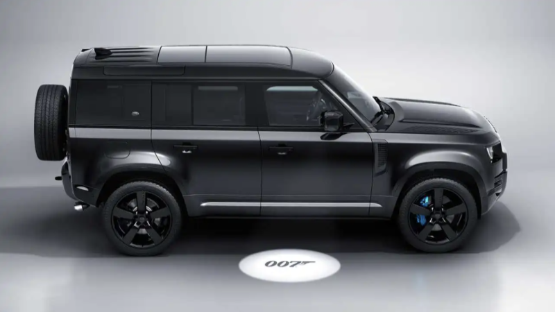 Land Rover Defender 007 tanıtıldı. İşte James Bond'un yeni aracı! - Resim : 1