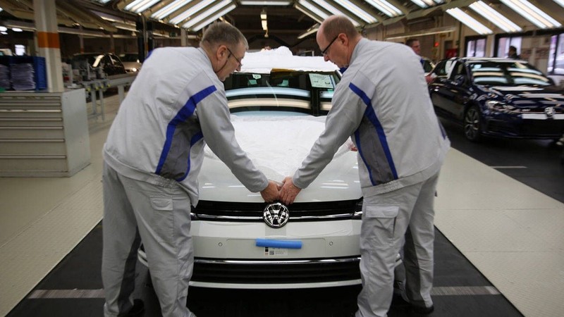 Volkswagen'den şok karar, 35 bin kişiyi işten çıkartacaklar - Resim: 2