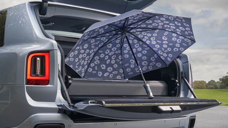 Rolls-Royce yeni modeli Cullinan Daisy'yi tanıttı, doğadan ilham alıyor - Resim: 4