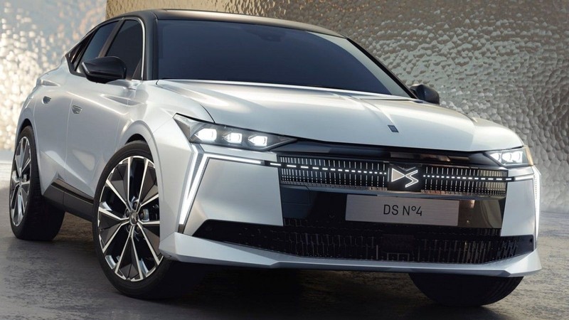 DS N°4 tanıtıldı, Golf fiyatına elektrikli premium otomobil fırsatı - Resim: 3
