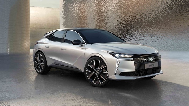 DS N°4 tanıtıldı, Golf fiyatına elektrikli premium otomobil fırsatı - Resim: 9