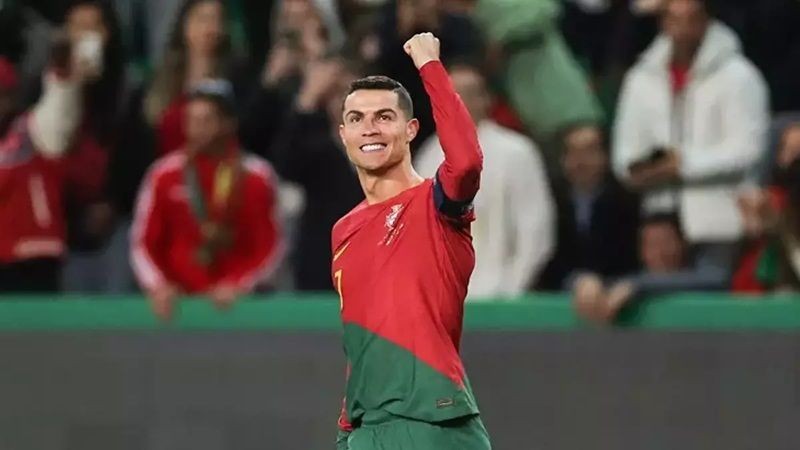 Dua ederken görüntülendi, sosyal medya karıştı: Ronaldo Müslüman oldu - Resim: 6