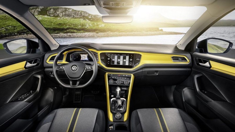 Yeni Volkswagen T-ROC kanlı canlı görüntülendi, Türkiye fiyatı belli oldu - Resim: 4