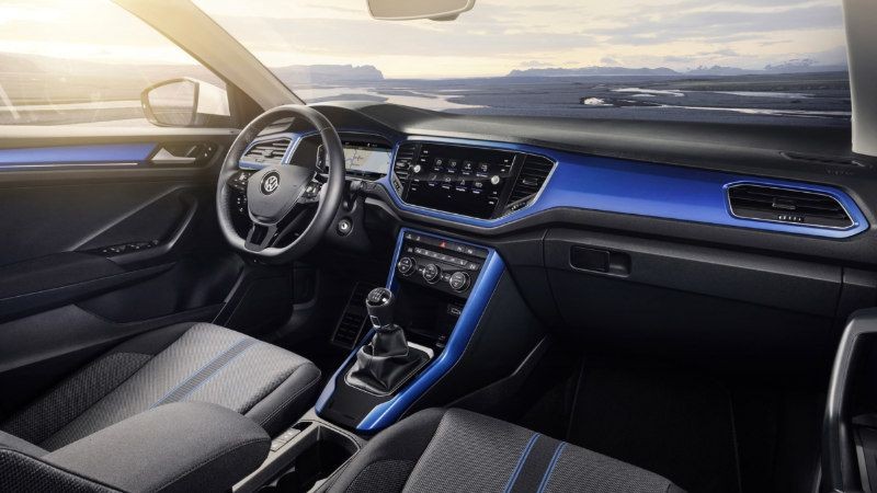 Yeni Volkswagen T-ROC kanlı canlı görüntülendi, Türkiye fiyatı belli oldu - Resim: 6