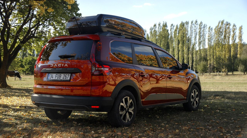 Clio fiyatına 7 kişilik dev SUV satıyorlar, 300 bin TL faizsiz kredi ile Dacia Jogger fırsatı - Resim: 1