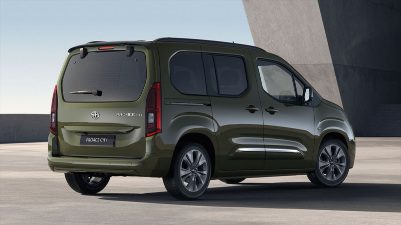 Toyota sonunda Doblo'nun fişini çekti, enişteler bu fiyata daha geniş araba bulamaz - Resim: 7