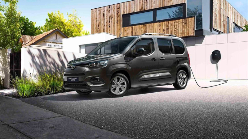 Toyota sonunda Doblo'nun fişini çekti, enişteler bu fiyata daha geniş araba bulamaz - Resim: 5