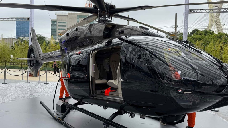 Trafiğe takılmayan Mercedes tanıtıldı: 10 milyon dolar! - Resim: 3