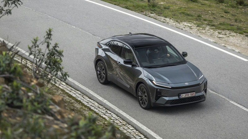 İşte karşınızda Tamamen elektrikli Toyota C-HR+ - Resim: 7