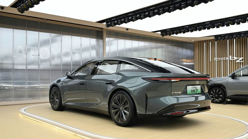 Tesla'ya dişli rakip! Toyota bZ7 hem ucuz hem daha hızlı şarj oluyor! - Resim: 12