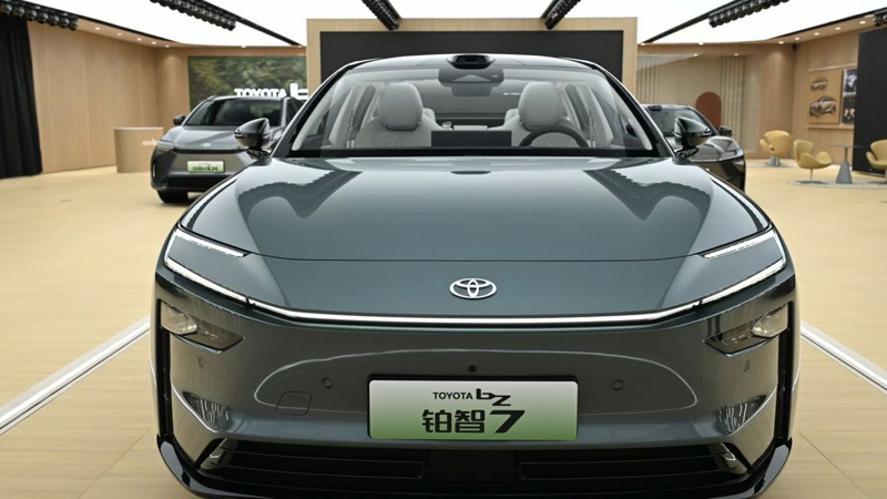 Tesla'ya dişli rakip! Toyota bZ7 hem ucuz hem daha hızlı şarj oluyor! - Resim: 7