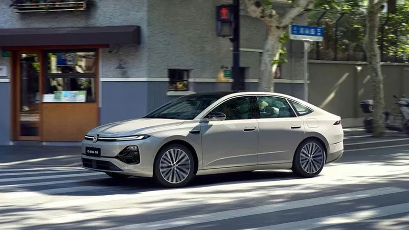 Volkswagen'in 100 km'de 2.8 litre yakan yeni uygun fiyatlı sedanı satışa çıktı - Resim: 14
