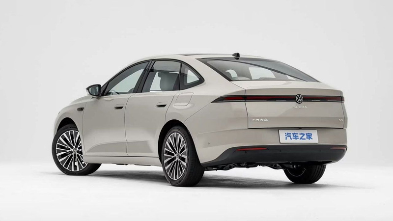 Volkswagen'in 100 km'de 2.8 litre yakan yeni uygun fiyatlı sedanı satışa çıktı - Resim: 18
