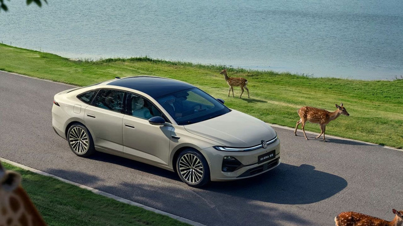 Volkswagen'in 100 km'de 2.8 litre yakan yeni uygun fiyatlı sedanı satışa çıktı - Resim: 7