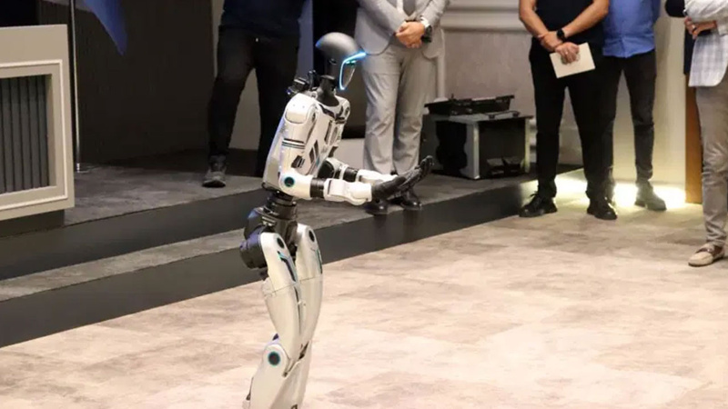 İnsan görünümlü robot belediyede işe başladı - Resim: 3