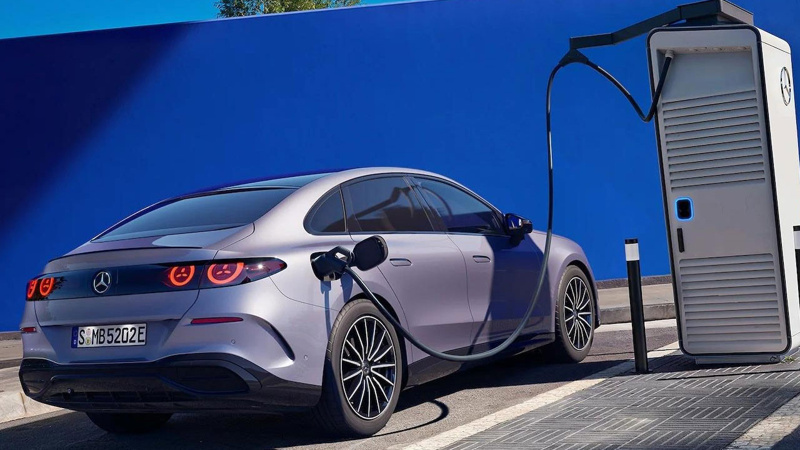 Elektrikli Mercedes C-Serisi Türkiye’de 6.360.000 TL’den satışta - Resim: 3