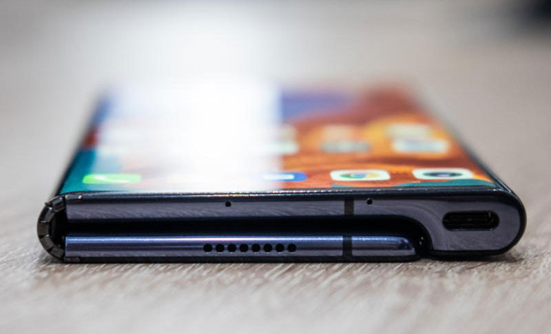 Huawei Mate X katlandığında böyle görünüyor. 