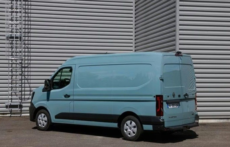 Yeni elektrikli Renault Master tanıtıldı: Değişen batarya kimyasıyla daha hızlı şarj - Resim: 4