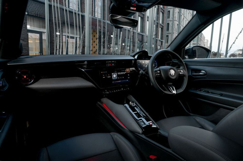 Alfa Romeo ailesi çıldırdı, sırf satılsın diye Clio fiyatına SUV veriyorlar - Resim: 8