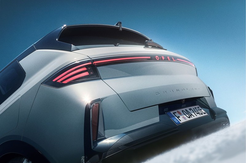 Opel elektrikli otomobilde çıtayı arşa çıkardı, Opel Grandland Electric AWD bomba gibi geliyor - Resim: 5
