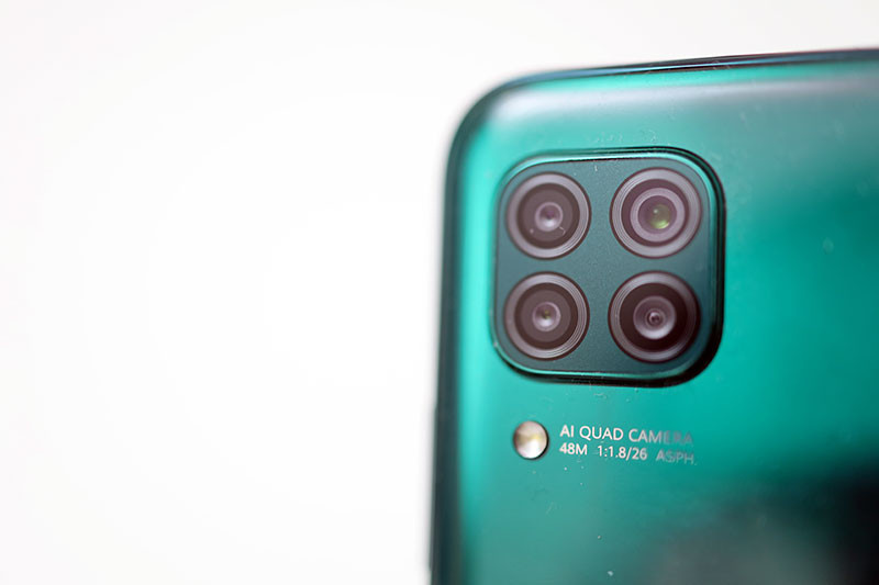 Hem uygun fiyatlı hem kabiliyetli: Huawei P40 Lite (video) - Resim : 4
