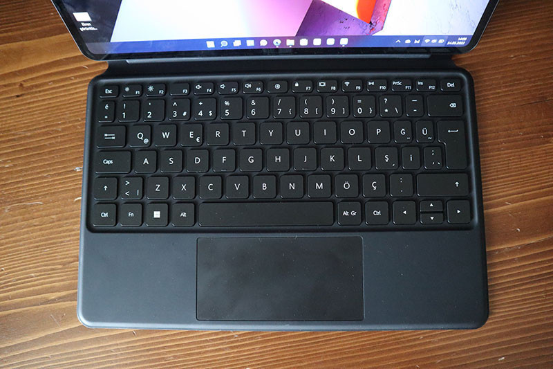 Huawei MateBook E: Hem tablet hem bilgisayar - Resim : 2