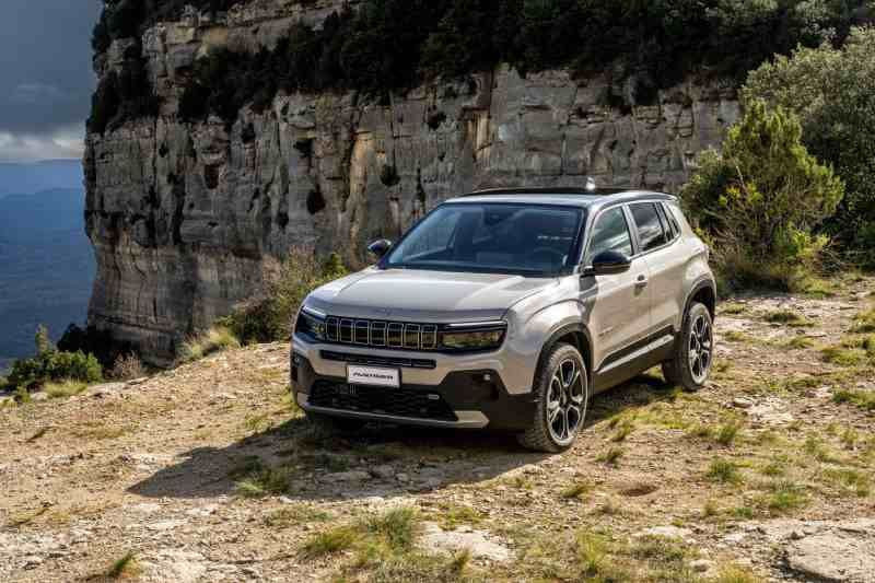 Jeep rakiplerine meydan okudu, Clio parasına Avenger Hibrit fırsatı - Resim: 6