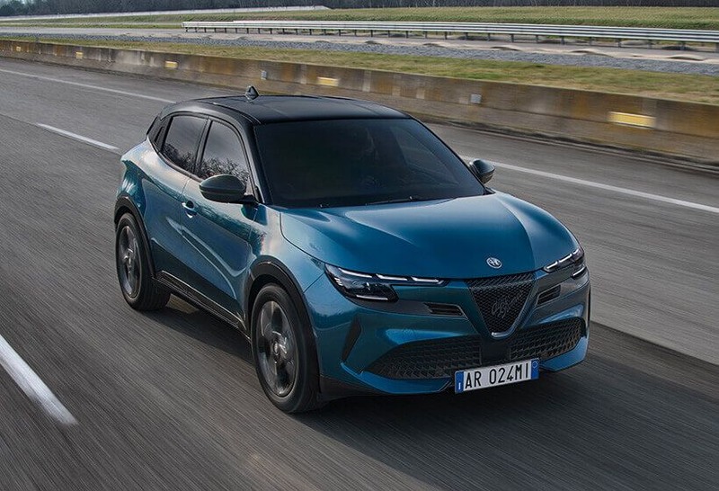Alfa Romeo Türkiye'de ilke imza attı, Clio parasına otomobil satıyorlar hem de faizsiz krediyle - Resim: 1