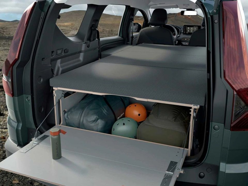 Dacia çıldırdı, sudan ucuza 7 kişilik SUV satıyorlar - Resim: 7