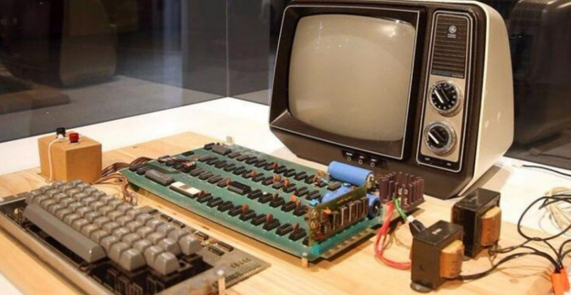 Apple geliştirdiği ilk bilgisayarı rekor fiyata sattı! - Resim : 1