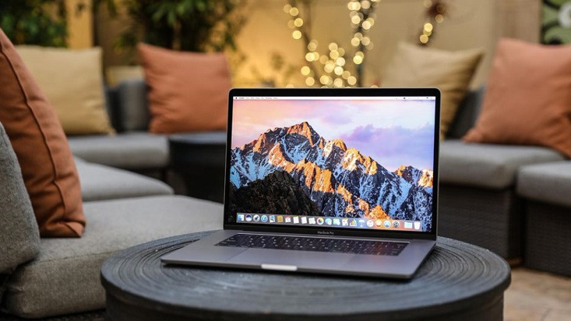 Performans canavarı MacBook Pro yeni Core i9 ile geliyor!