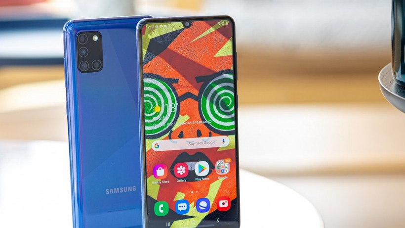 Samsung'un popüler modeli için Android 12 güncellemesi yayınlandı! Hemen indirin