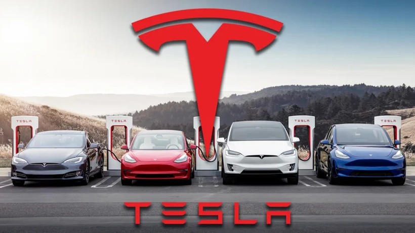 Tesla yine yapılmamışı yapıyor!