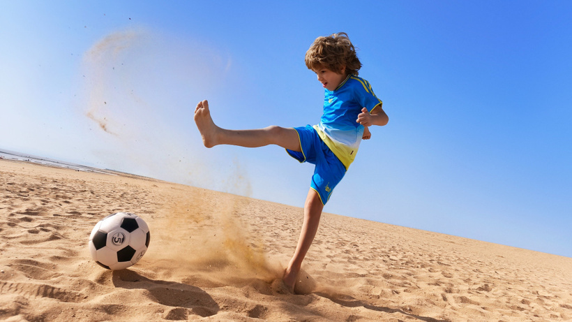 TECNO CAMON 40 Serisi, yalnızca %1 şarj ve 10 saate kadar bekleme süresi ile plaj keyfini katlıyor