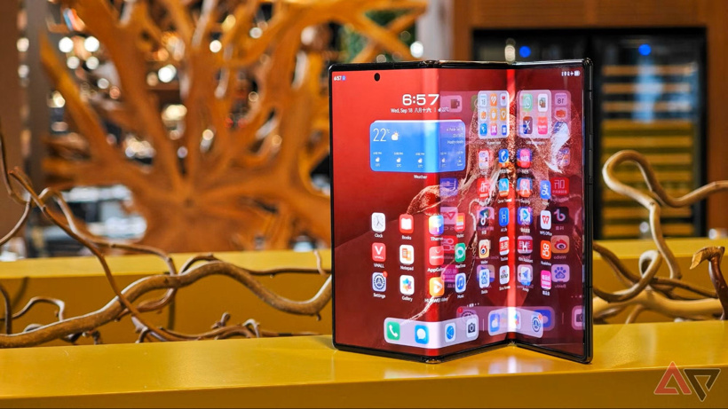 Samsung'un üç ekranlı katlanabilir modeli için yeni detaylar!