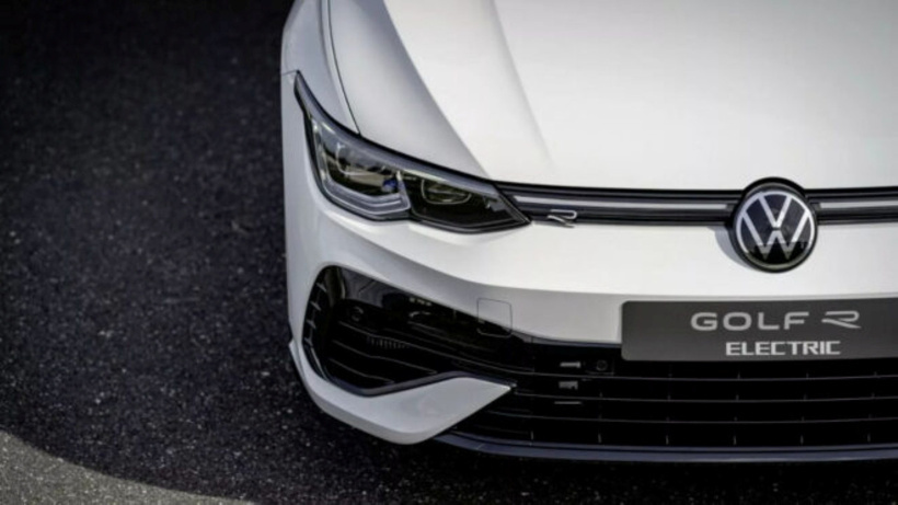 Yeni nesil Volkswagen Golf ortaya çıktı (Süreyya Hanım'ın muhteşem değişimi gibi)