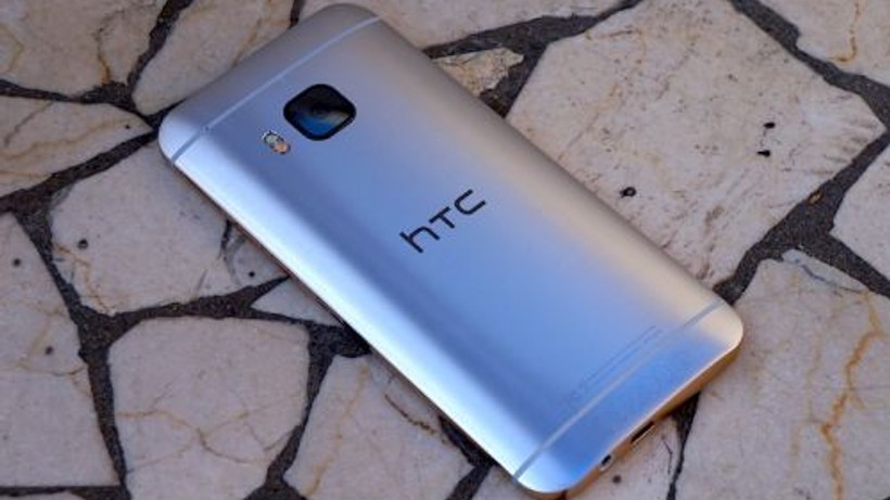 HTC One M9'un karanlıkta selfie testleri! (Video)