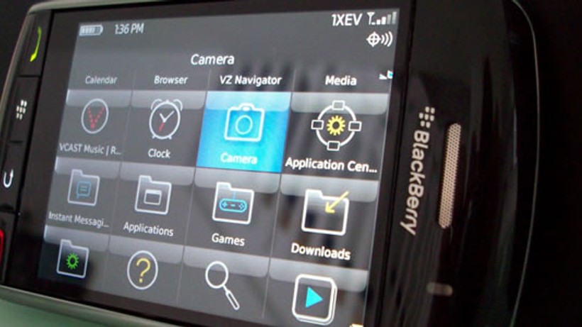 BlackBerry 10 ile çalışan telefon dağıtıldı!