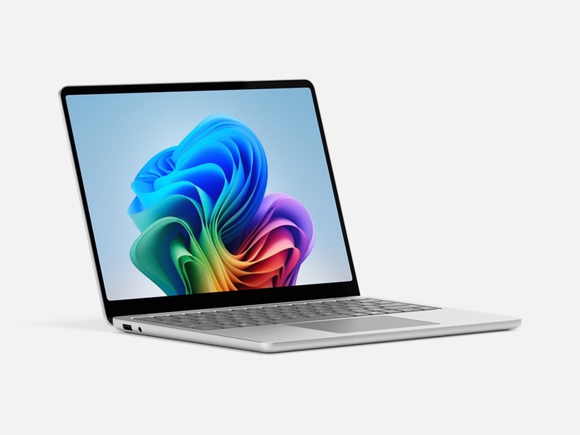 Microsoft’tan Surface hamlesi: Pro 12 ve Laptop 13 tanıtıldı - Resim : 1