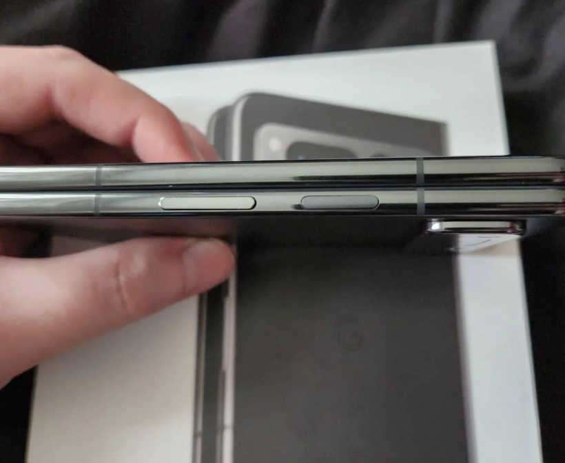 Google büyük bir hata yaptı ve henüz satışa sunmadığı Pixel Fold’u alıcısına teslim etti! - Resim : 1